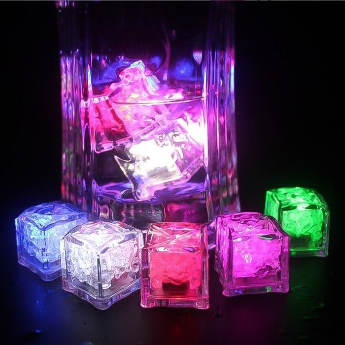 Ночник водный Ночник водный "Льдинка" LED от батареек 3хAG3 МИКС 2,6х2,6х2,7см