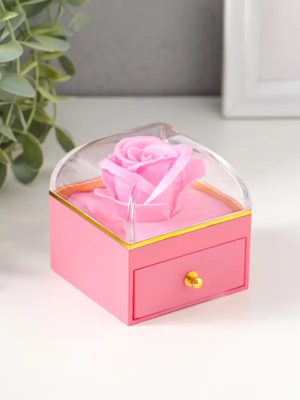 Шкатулка пластик "Роза в футляре" розовая 6,8х6,8х7,5 см