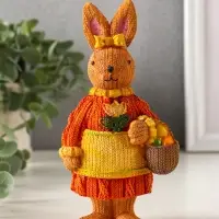 Сувенир полистоун "Зайка в вязанном платье с корзиной яиц" 5,5х8,2х16 см Сувенир полистоун "Зайка в вязанном платье с корзиной яиц" 5,5х8,2х16 см