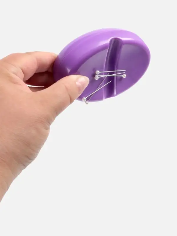 Игольница магнитная, 9.3&times;6.5 см, фиолетовая