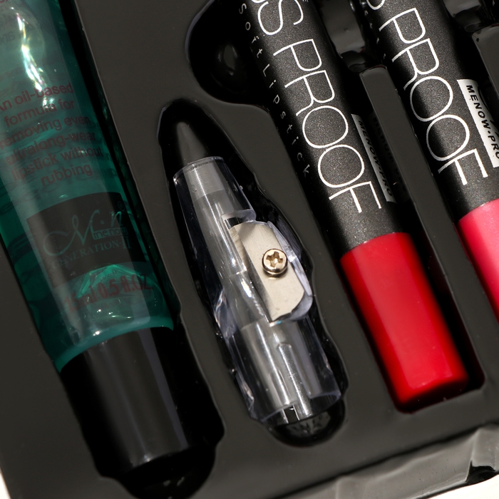 Набор из 6 карандашей водостойких+масло для губ+точилка Набор из 6 карандашей водостойких+масло для губ+точилка