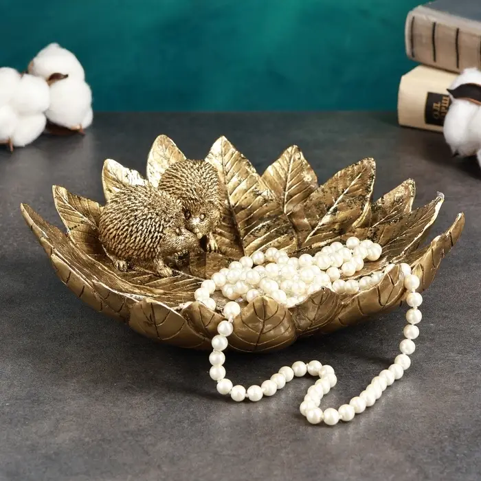 Подставка для мелочей &laquo;Пара ежей на тарелке из листьев&raquo;, полистоун под золото, 24&times;24&times;6.5 см