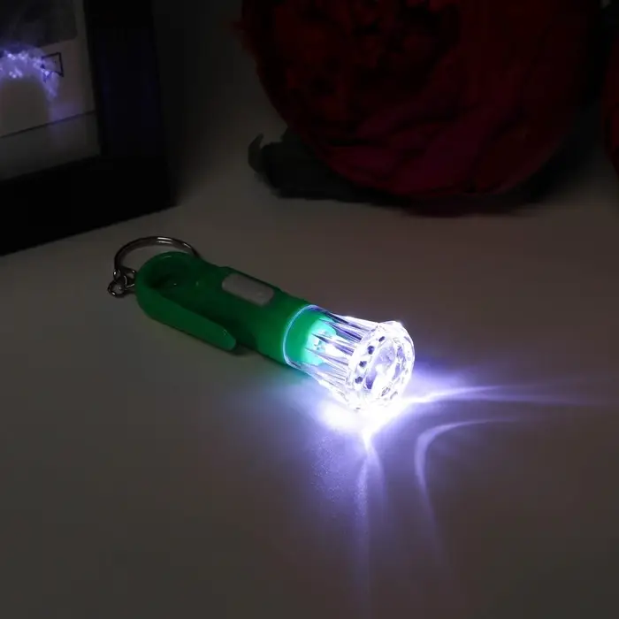 Фонарик брелок для ключей на кольце «Вспышка», с колечком и держателем, 6.8×2.3×2.3 см, МИКС