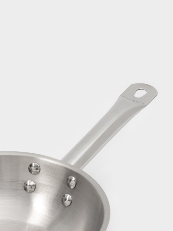 Сковорода d=22 см, h=6 см, толщина стенки 0,6 мм, индукция, дно al+fe+al