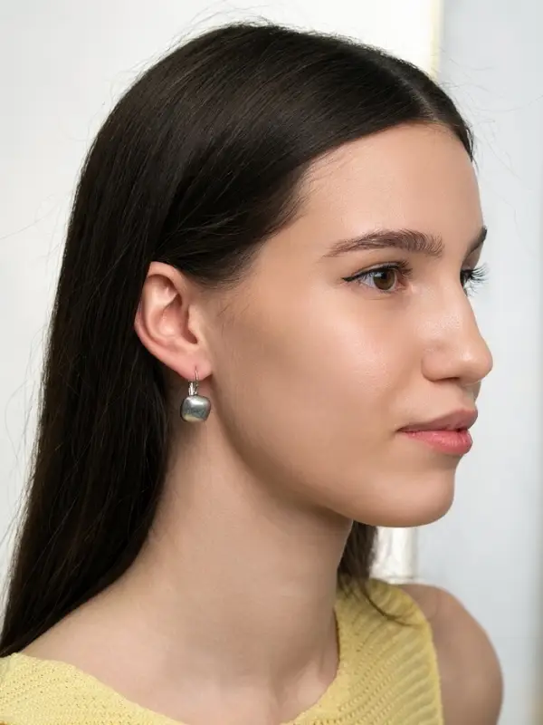 Серьги пластик &laquo;Майорика. Квадрат&raquo;, светло-серые в серебре