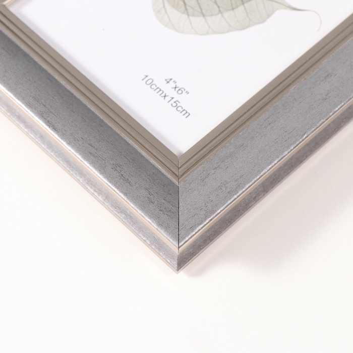 Фоторамка пластик 10х15 см Фоторамка пластик 10х15 см "Габриэль" серая с серебряной полосой 2,2х14х19 см