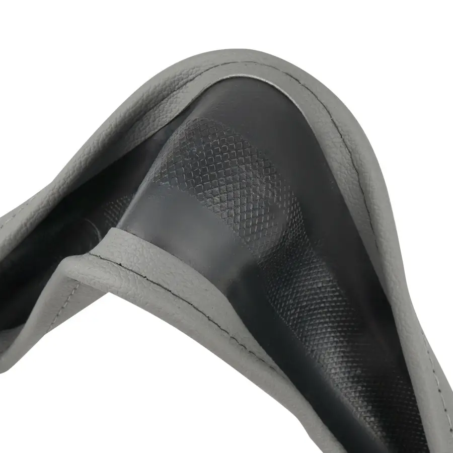 Оплетка на руль (нат. кожа) AVS GL-165M-GR (размер M, серый) - Серия "Classic"