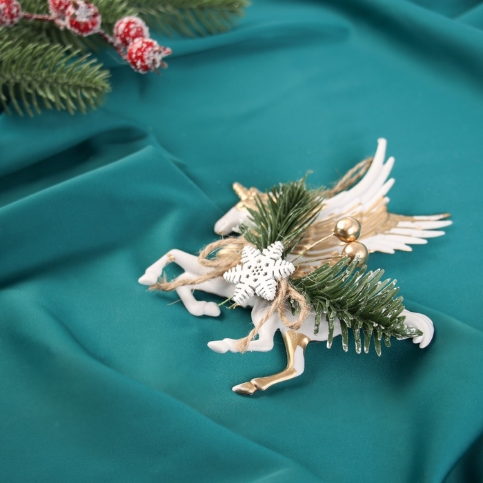 Ёлочная игрушка «Зимнее волшебство. Пегас» пластик, 12х12 см Ёлочная игрушка «Зимнее волшебство. Пегас» пластик, 12х12 см