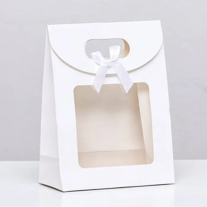 Коробка-пакет, с окном, белый, 16×12×6 см Коробка-пакет, с окном, белый, 16×12×6 см