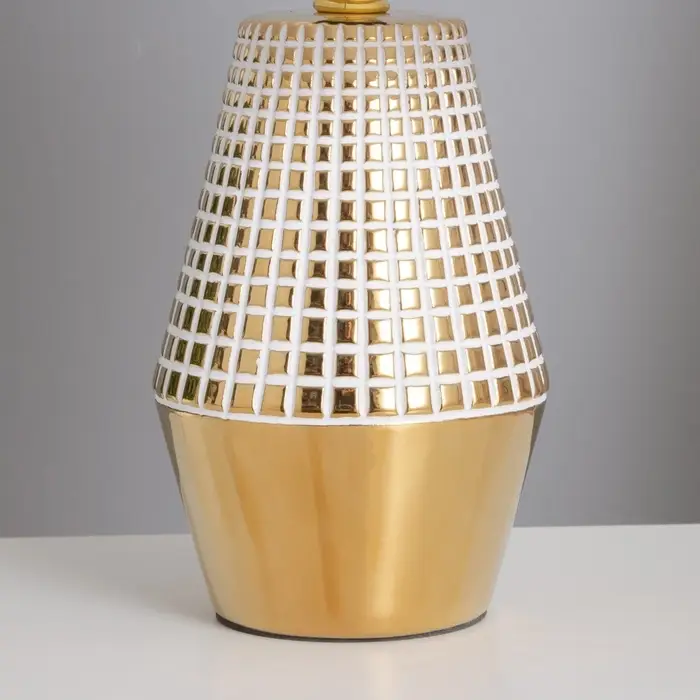 Лампа настольная &laquo;Сара&raquo; 1&times;40 Вт Е14 белый/золото 22&times;22&times;36 см