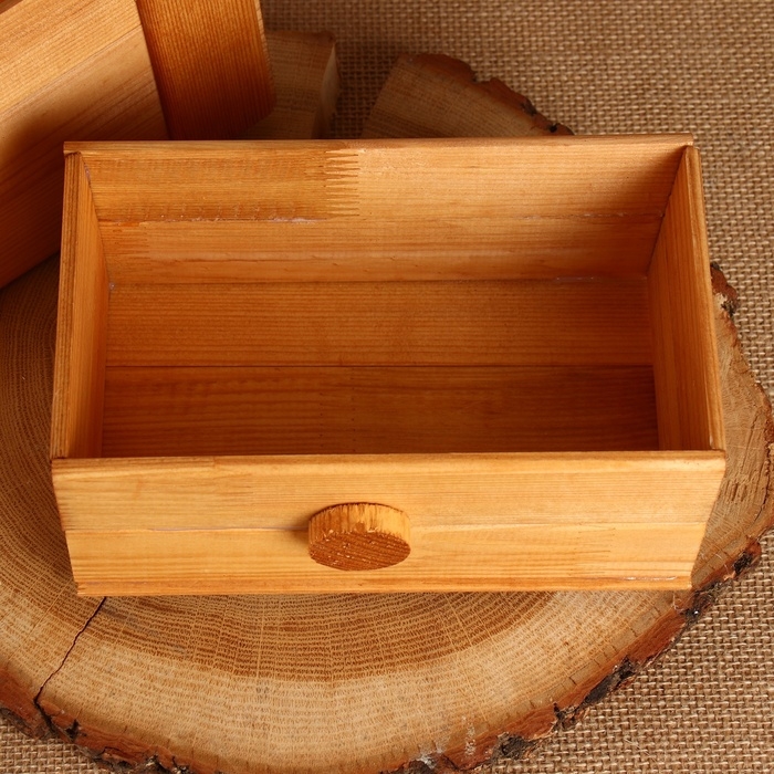 Оберег Оберег "Домовой Санёк", на сундуке, 29 х 20 см