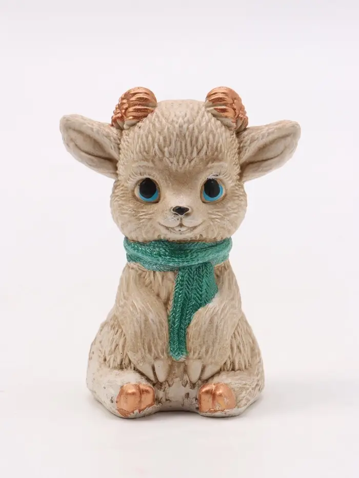 Фигурка декоративная &laquo;Козлик в шарфе&raquo;, 7&times;4&times;4 см, слоновая кость
