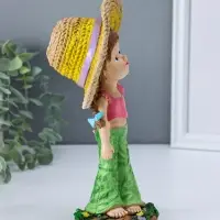 Сувенир полистоун "Малышка в большой соломенной шляпе" 8,5х11,5х24 см