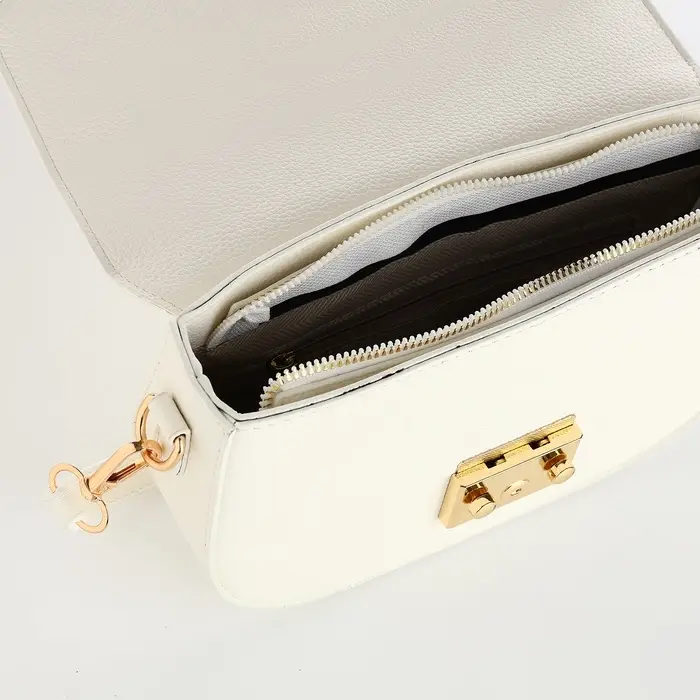 Сумка женская мессенджер TEXTURA на клапане, 23&times;6&times;15 см, белая