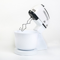 Миксер Luazon LMR-04, ручной, 180 Вт, 7 скоростей, 4 насадки, бело-чёрный