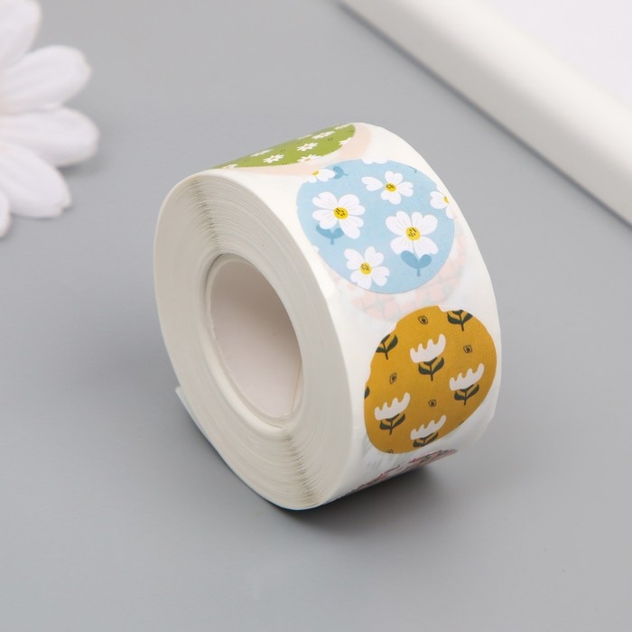 Наклейка бумага Наклейка бумага "Цветочная полянка" d=2,5 см 500 шт в рулоне 3х5х5 см