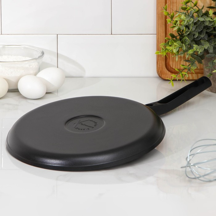 Сковорода блинная «Традиция», d=24 см, съёмная ручка, антипригарное покрытие, цвет чёрный Сковорода блинная «Традиция», d=24 см, съёмная ручка, антипригарное покрытие, цвет чёрный