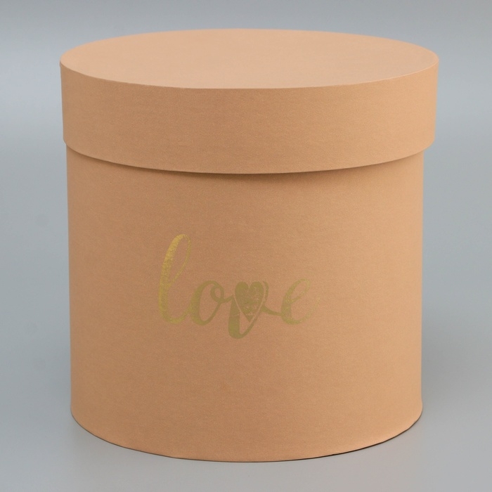 Коробка круглая с тиснением Коробка круглая с тиснением"Love"кофе с молоком 18*18*18см