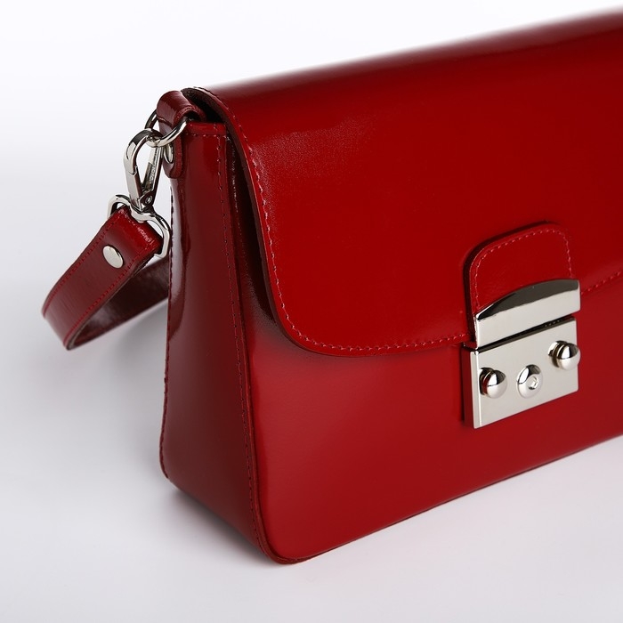 Сумка женская на клапане, цвет красный Сумка женская на клапане, цвет красный