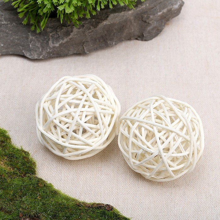 Шар декоративный из лианы, набор 2 шт., размер 1 шт. — 5 см, цвет белый Шар декоративный из лианы, набор 2 шт., размер 1 шт. — 5 см, цвет белый