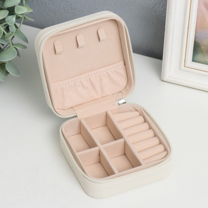 Шкатулка кожзам для украшений  Шкатулка кожзам для украшений "Элегия. Квадратная" белый 5х10х10 см