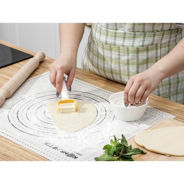 Валик для нарезки квадратов из теста Доляна, размер квадратов 5×5 см, 13,5 см, цвет белый Валик для нарезки квадратов из теста Доляна, размер квадратов 5×5 см, 13,5 см, цвет белый