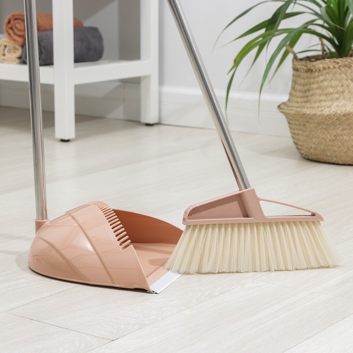 Щётка для пола Доляна: щётка 23×88 см, совок 26×26×73 см, цвет бежевый Щётка для пола Доляна: щётка 23×88 см, совок 26×26×73 см, цвет бежевый