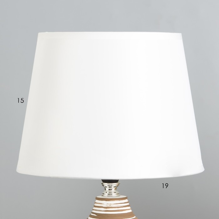 Настольная лампа Настольная лампа "Иллирия" Е14 40Вт бело-кофейный 19х19х32 см RISALUX
