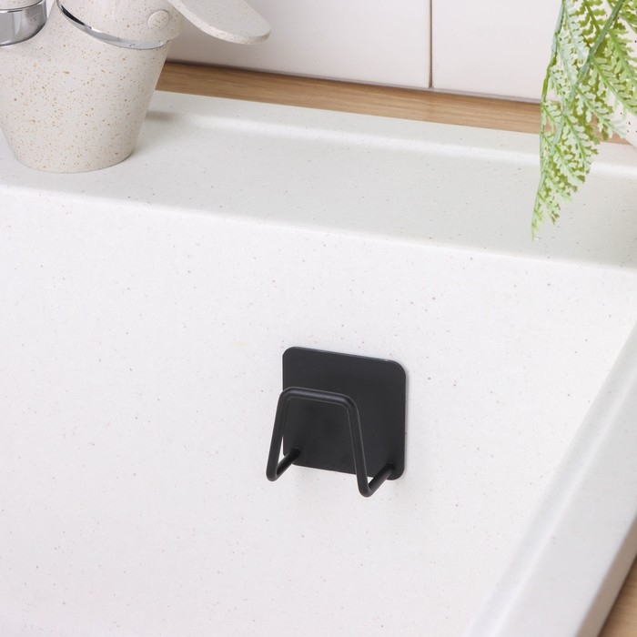 Держатель универсальный на липучке Доляна, цвет чёрный Держатель универсальный на липучке Доляна, цвет чёрный