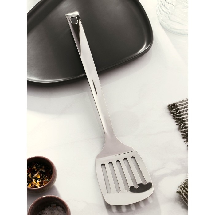 Лопатка из нержавеющей стали перфорированная Доляна Everyday, длина 39 см, толщина 3 мм, цвет серебряный Лопатка из нержавеющей стали перфорированная Доляна Everyday, длина 39 см, толщина 3 мм, цвет серебряный