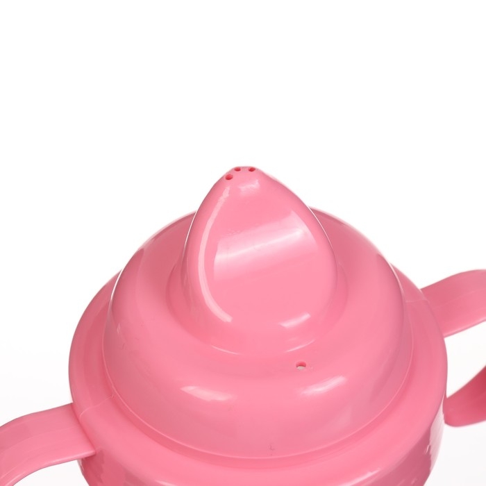 Поильник детский с твёрдым носиком «Доченька», 150 мл., с ручками, цвет розовый Поильник детский с твёрдым носиком «Доченька», 150 мл., с ручками, цвет розовый