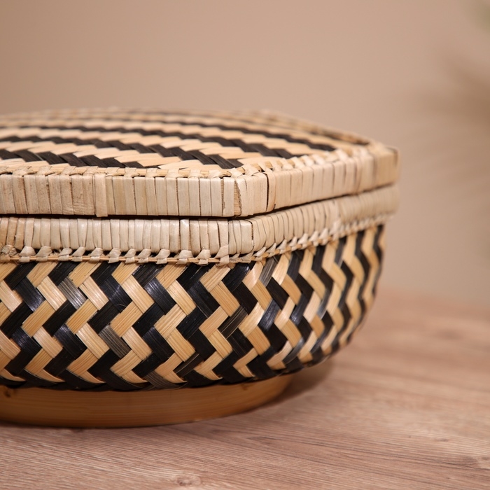 Шкатулка с крышкой плетёная, из бамбука 25х20х12 см Шкатулка с крышкой плетёная, из бамбука 25х20х12 см