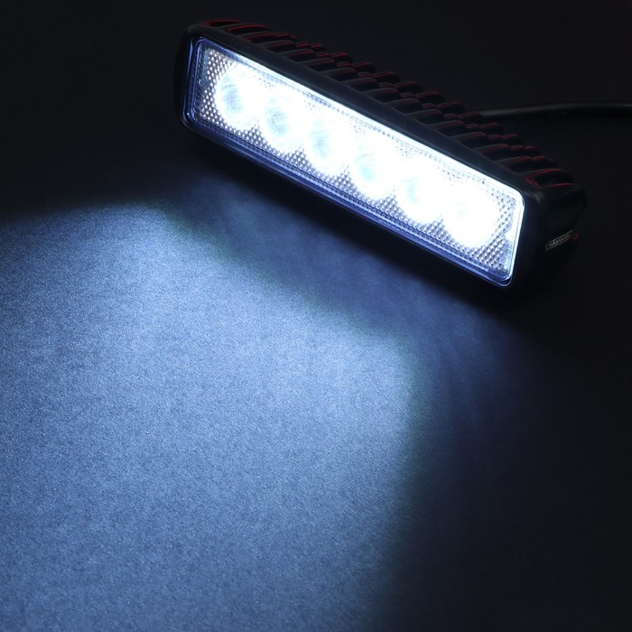 Фара светодиодная Skyway OFF ROAD, прямоугольная, 12 В/24 В, 18 Вт, 6000 K, 6 диодов, 152x40мм Фара светодиодная Skyway OFF ROAD, прямоугольная, 12 В/24 В, 18 Вт, 6000 K, 6 диодов, 152x40мм