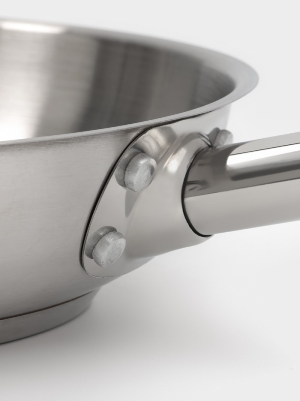 Сковорода d=26 см, h=6 см, толщина стенки 0,6 мм, индукция, дно al+fe+al