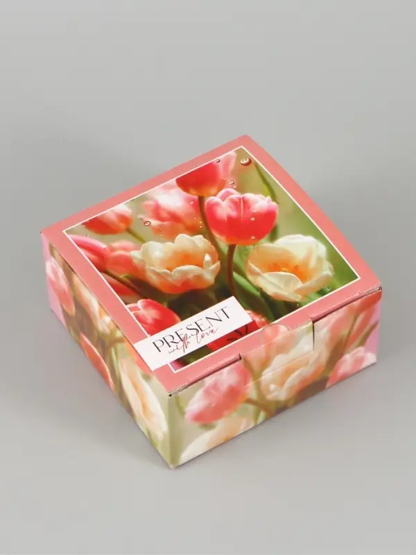 Коробка подарочная складная Present with love, 15&times;15&times;7 см