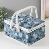 Шкатулка для рукоделия и шитья &laquo;Чёрно-белые цветы на голубом&raquo;, хранение ниток, иголок, мелочи, 19&times;26&times;14.5 см