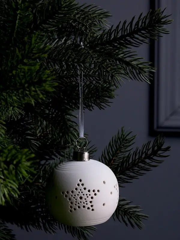 Ёлочный шар &laquo;Звёздочки&raquo;, 6.9&times;6.9&times;5.9 см, 1 LED, керамика, от батареек LR44&times;2, свечение тёплое белое