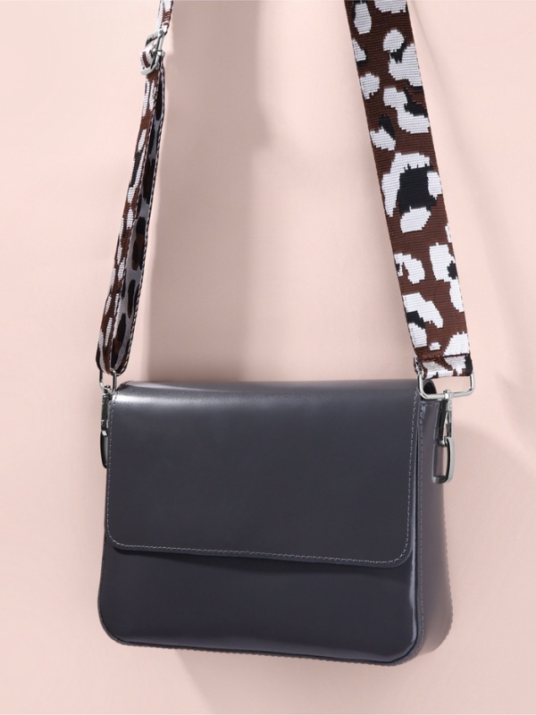 Ручка для сумки «Орнамент леопард», стропа, с карабинами, 139 ± 3 × 3,8 см, цвет молочный Ручка для сумки «Орнамент леопард», стропа, с карабинами, 139 ± 3 × 3,8 см, цвет молочный