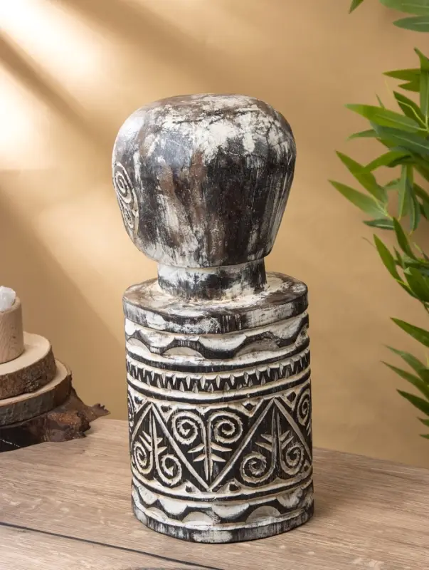 Сувенир Сувенир "Истукан" дерево 16х16х40 см