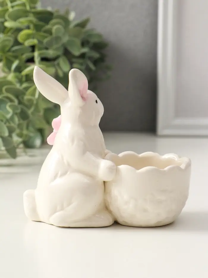 Сувенир керамика подставка "Зайка с цветком" белый 10,5х4,5х10 см