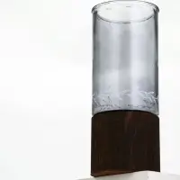 Стеклянная ваза с деревянной подставкой из темного стекла, 10х25,5х10 см