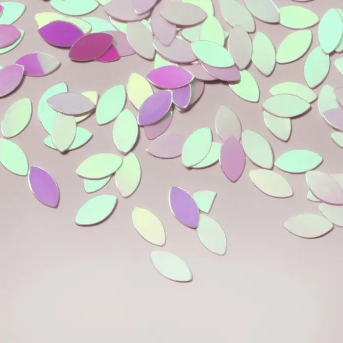 Пайетки для декора «Лепестки», голографические, белые Пайетки для декора «Лепестки», голографические, белые