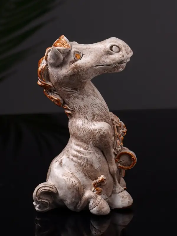 Фигурка гипс &laquo;Конь с букетом&raquo;, 11 см, бежевая