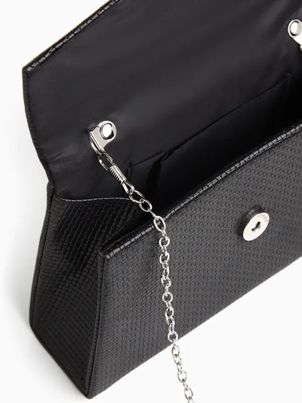 Сумка-клатч женская вечерняя на магните, на длинной серебристой цепочке, чёрная