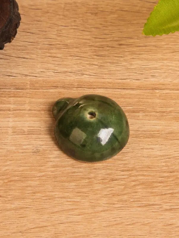 Подставка под благовония  Подставка под благовония "Божья коровка" керамика, цв. зелёный, 4х3,5х1,5 см