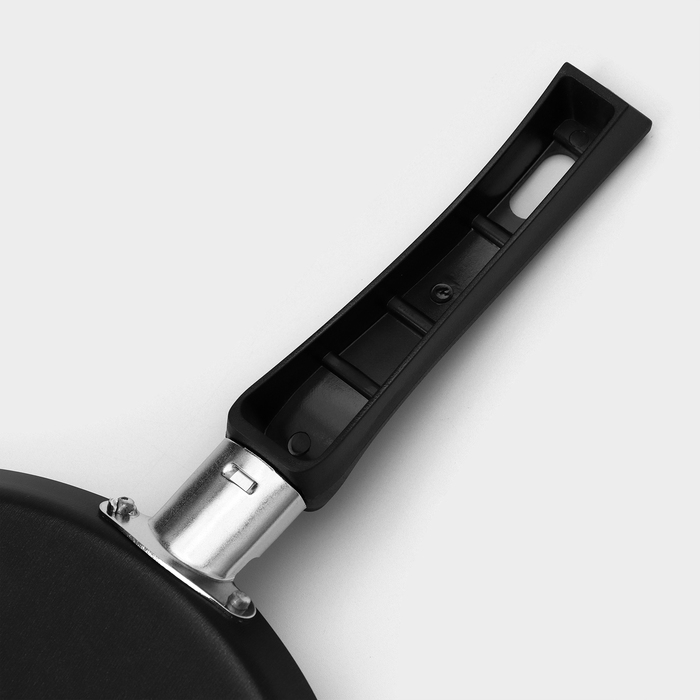 Сковорода «Хит», d=24 см, порционная, антипригарное покрытие, цвет чёрный Сковорода «Хит», d=24 см, порционная, антипригарное покрытие, цвет чёрный