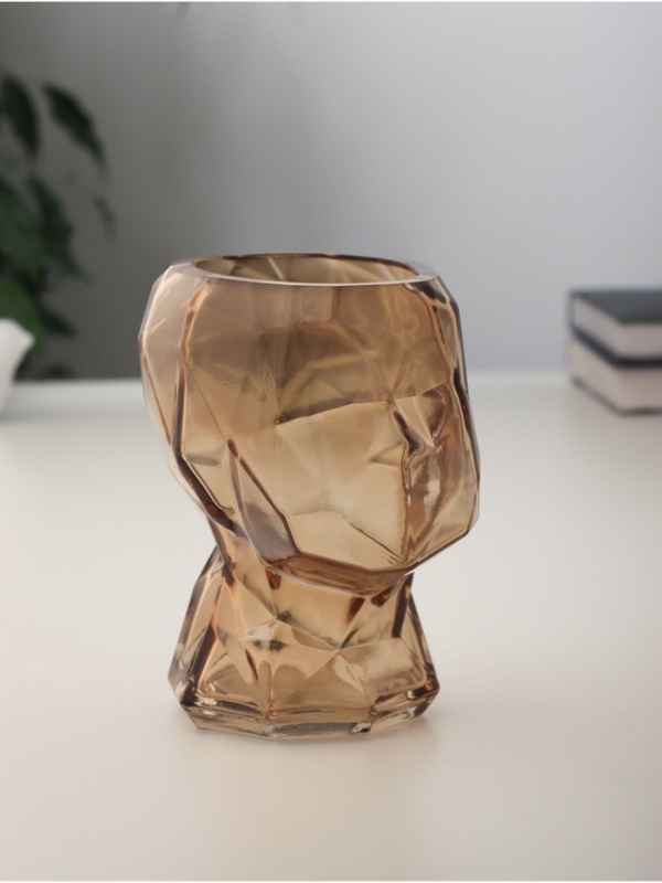 Ваза стекло настольная  Ваза стекло настольная "Бетти" h-16х13 см, коричневый