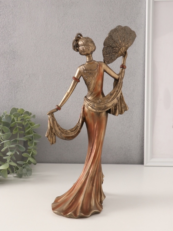 Сувенир полистоун Сувенир полистоун "Девушка в платье 20-30-х годов с веером" 17,5х13х34 см