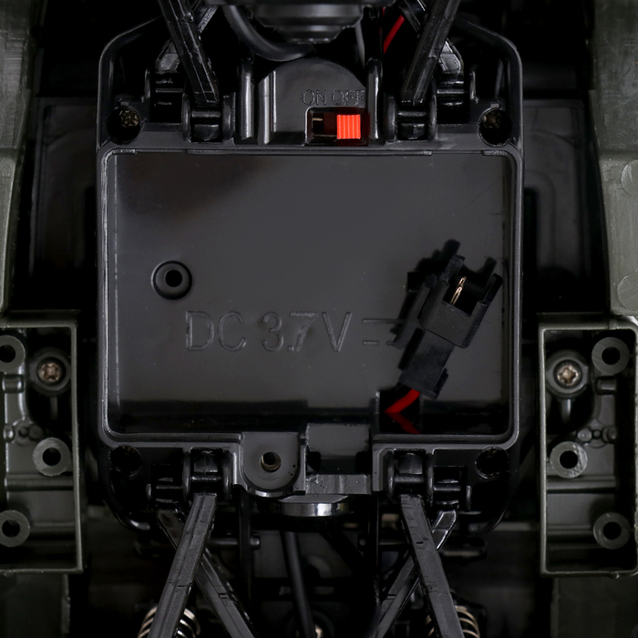 Грузовик радиоуправляемый «Фургон», привод 4WD, работает от аккумулятора,1:16, цвет зелёный Грузовик радиоуправляемый «Фургон», привод 4WD, работает от аккумулятора,1:16, цвет зелёный