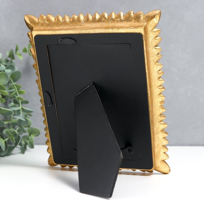 Фоторамка полистоун 10х15 см Фоторамка полистоун 10х15 см "Лепестки" золото 17,5х22 см